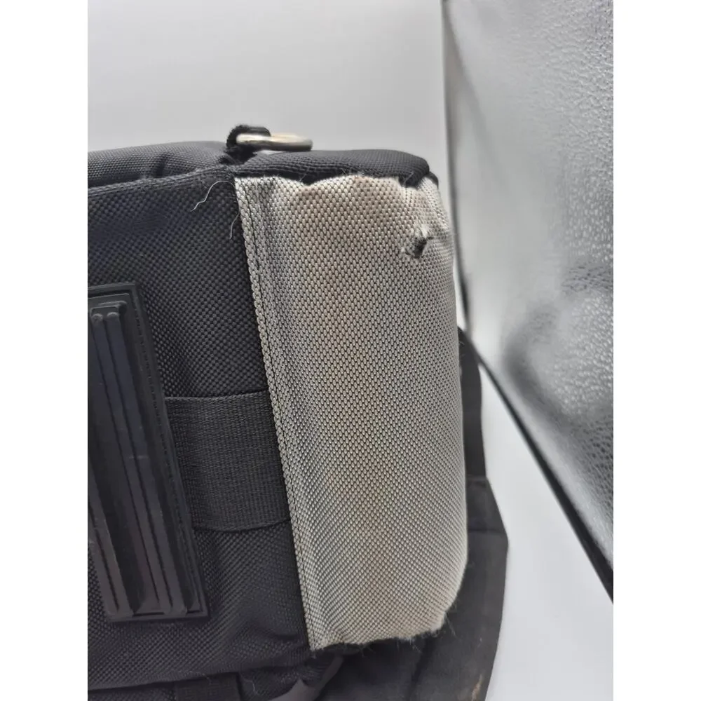 Canon 200DG Deluxe Camera Bag With Shoulder Strap and 1 Divider